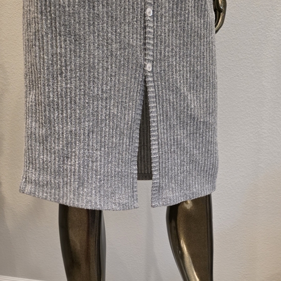 VENUS Gray Ribbed Sheath Midi Dress - Picture 6 of 6